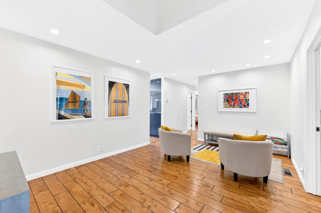 6543 Skyfarm Drive