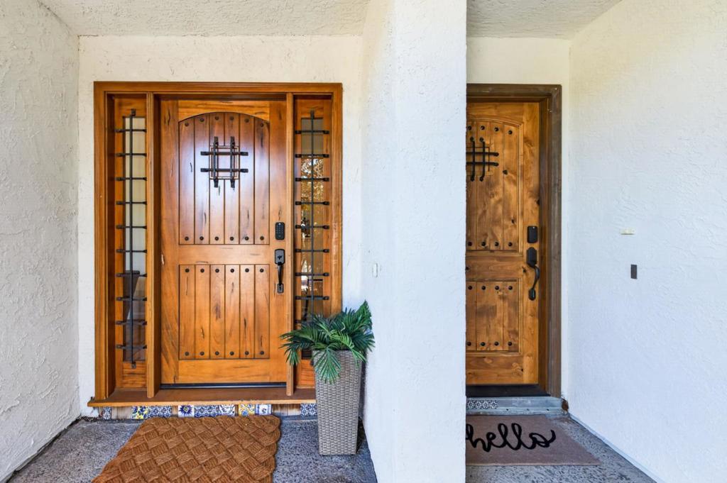 6543 Skyfarm Drive