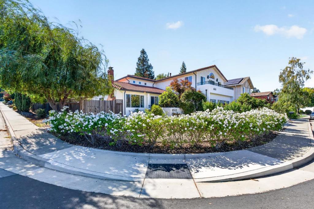 6543 Skyfarm Drive