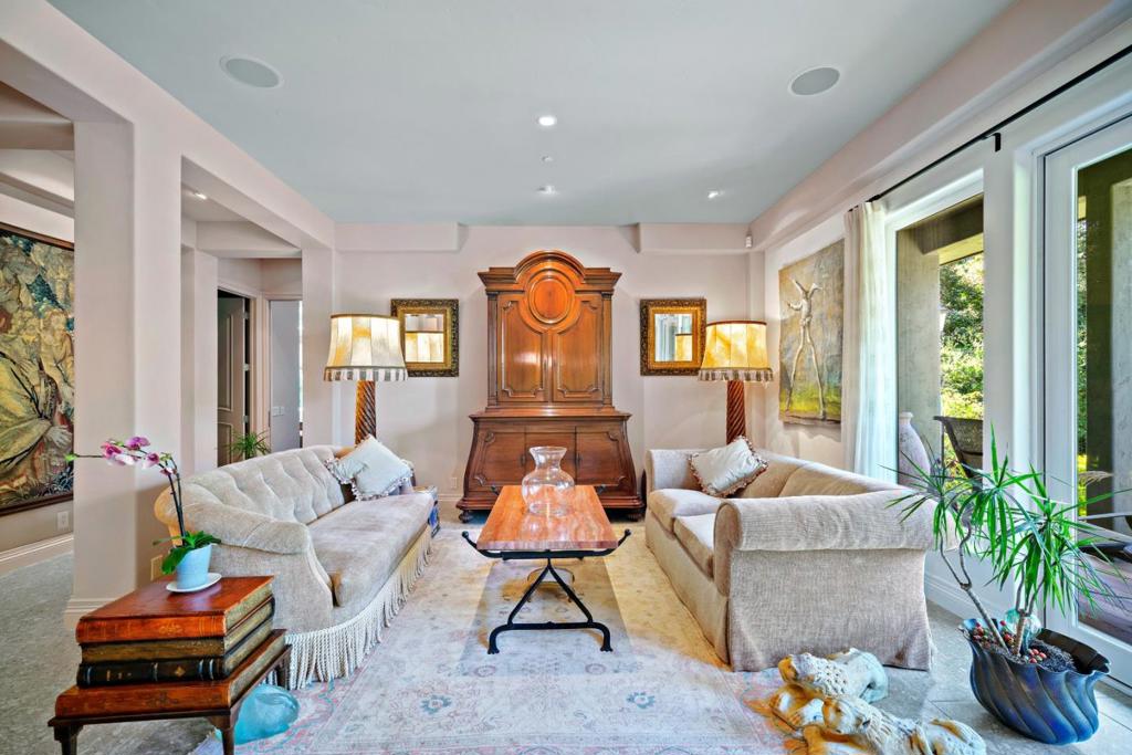 2892 Lasauen Road