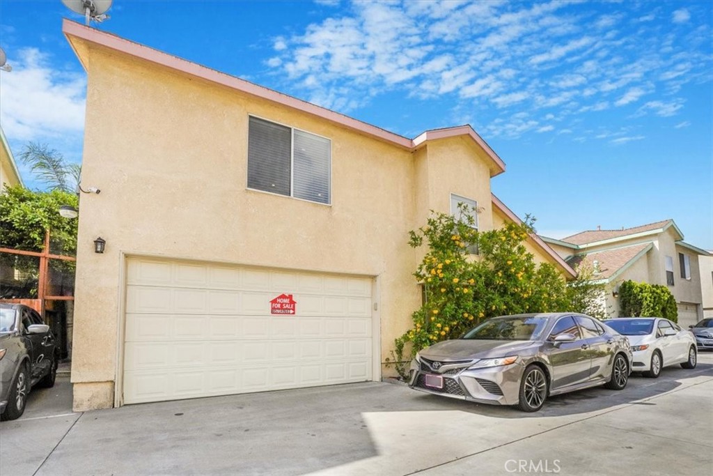 9315 Woodman Avenue 8