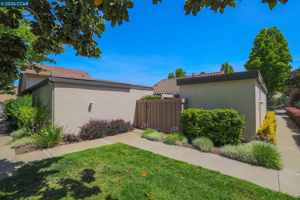 4 Long Creek Cir