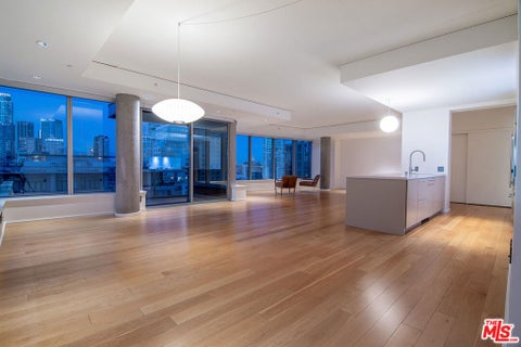 Photo of 1155 S Grand Avenue #1511, Los Angeles, CA 90015 (MLS # 26864235)