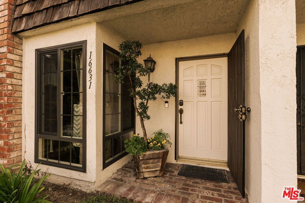 Photo of 16631 Algonquin Street, Huntington Beach, CA 92649 (MLS # 26727423)