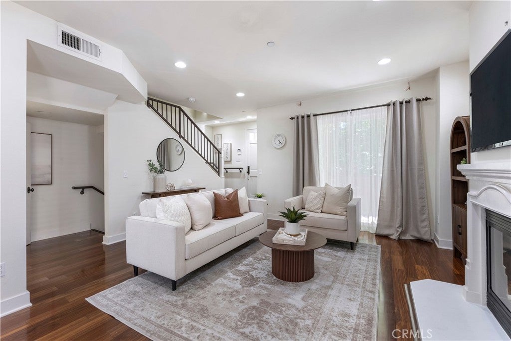6300 Honolulu 207