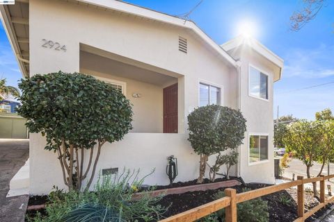 Photo of 2924 Morcom Ave, Oakland, CA 94619 (MLS # 41130413)