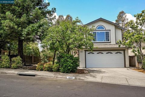 Photo of 2407 Saybrook Pl PL, Martinez, CA 94553 (MLS # 41135387)