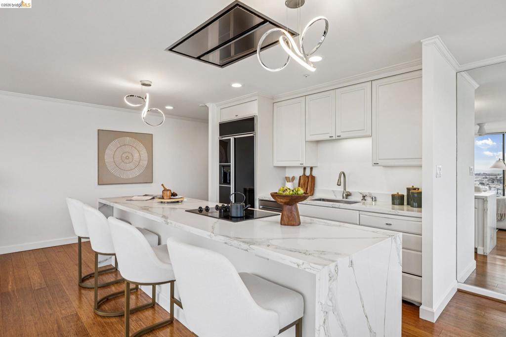 565 Bellevue Ave. 2607
