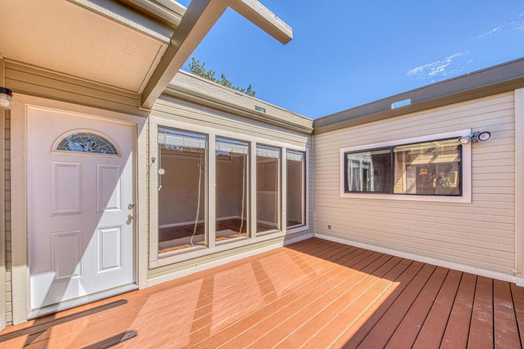 400 Mar Vista Drive 23