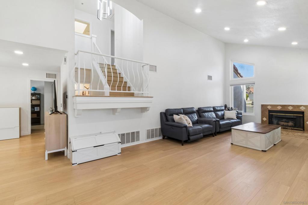2343 Fair Oak
