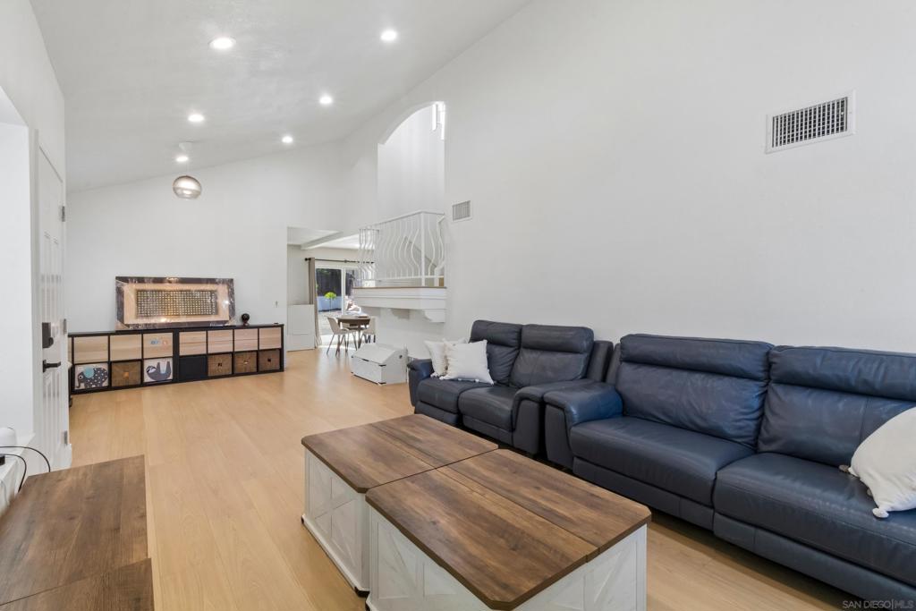 2343 Fair Oak