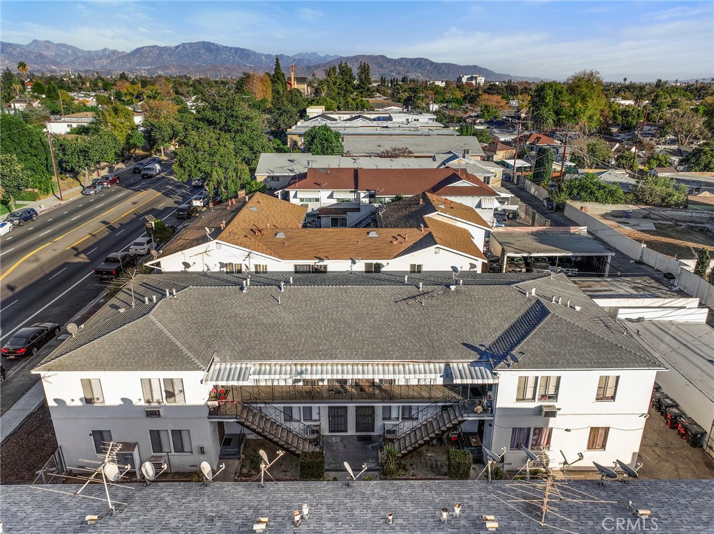 Properties 2 14324 Roscoe Boulevard