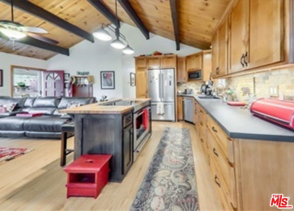 1241 Redwood Drive