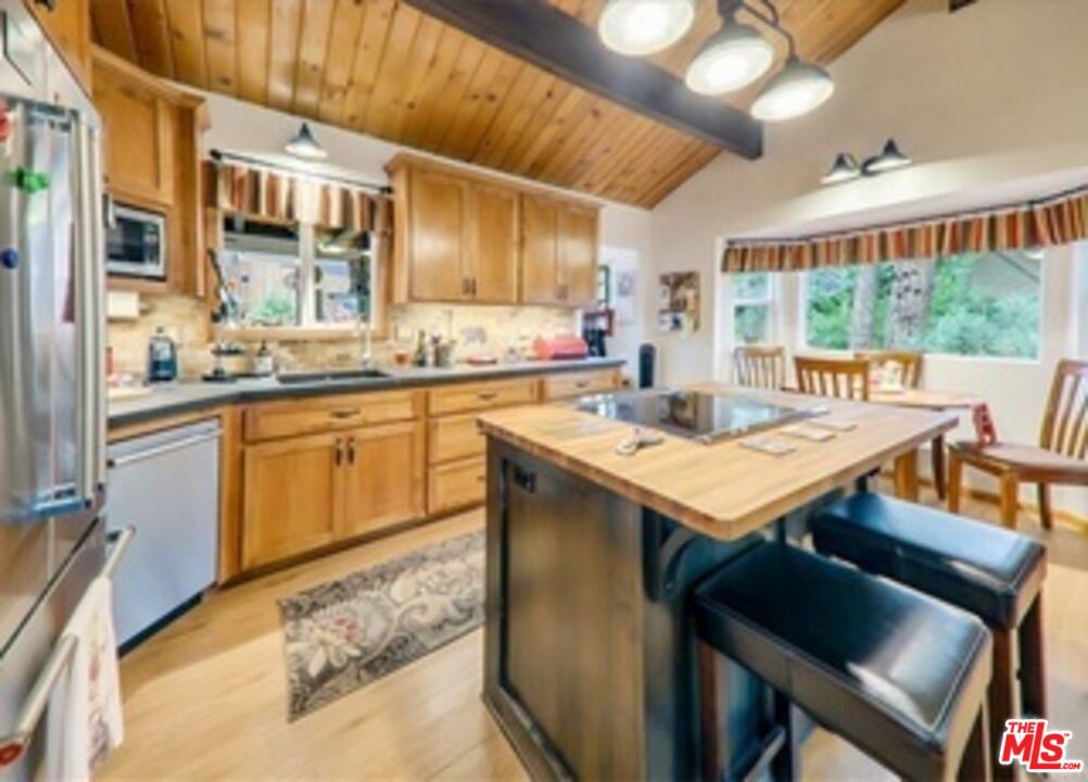 1241 Redwood Drive