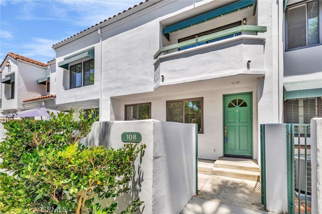 Photo of 19562 Pompano Lane Ln #108, Huntington Beach, CA 92648 (MLS # DW25176725)