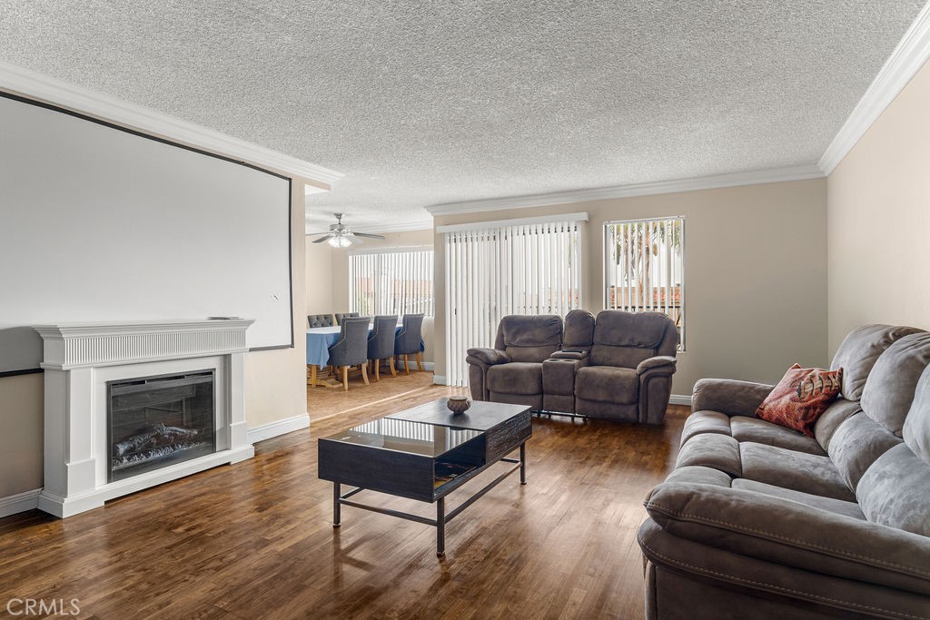 1110 W 10th 105