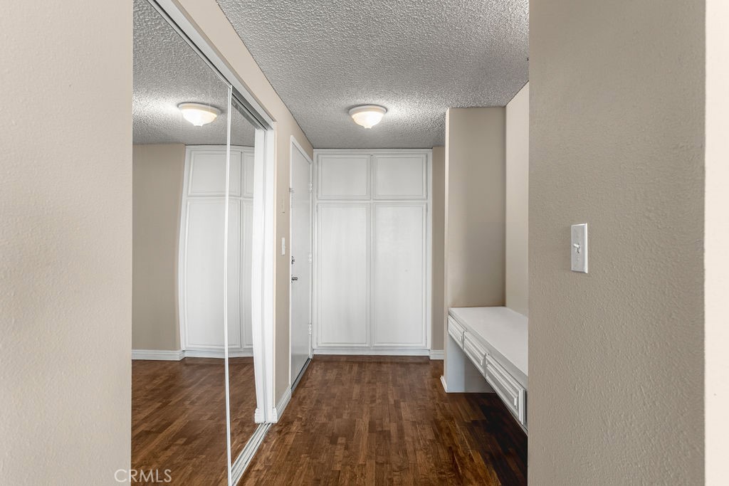 1110 W 10th 105