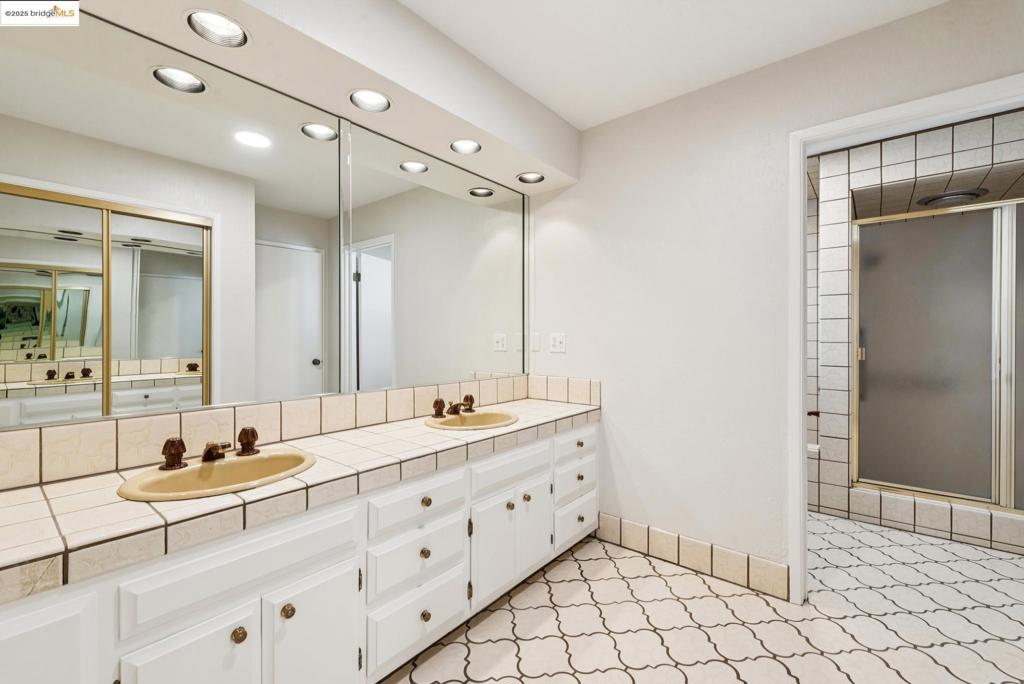 SEQUOYAH - Residential