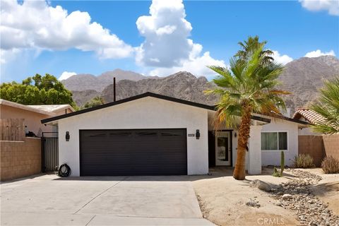 Photo of 54085 Avenida Rubio, La Quinta, CA 92253 (MLS # IG26050139)