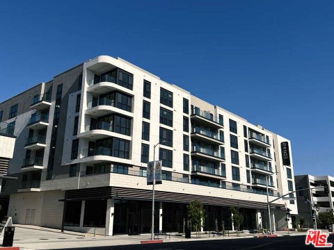Photo of 5420 W Sunset Boulevard #4252, Los Angeles, CA 90027 (MLS # 26841317)