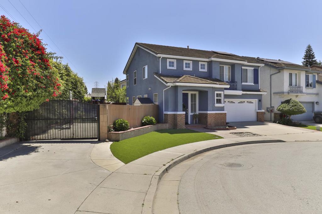 2202 Estee Court