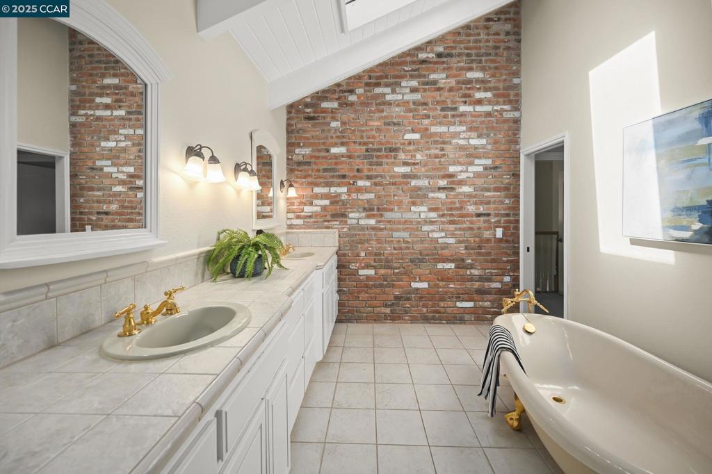 WOODCREEK - Residential