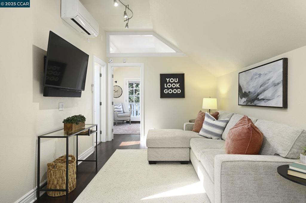 WOODCREEK - Residential