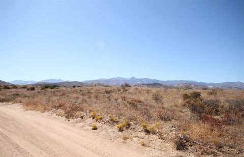 Photo of 0 Manada Road, Phelan, CA 92371 (MLS # CV26013879)