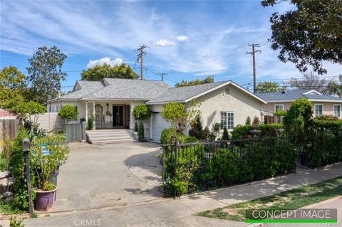Photo of 2005 W 11th St, Santa Ana, CA 92703 (MLS # OC26105585)