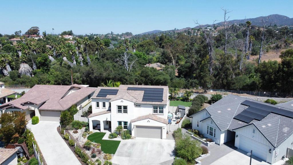 1564 Manzanita Hollow