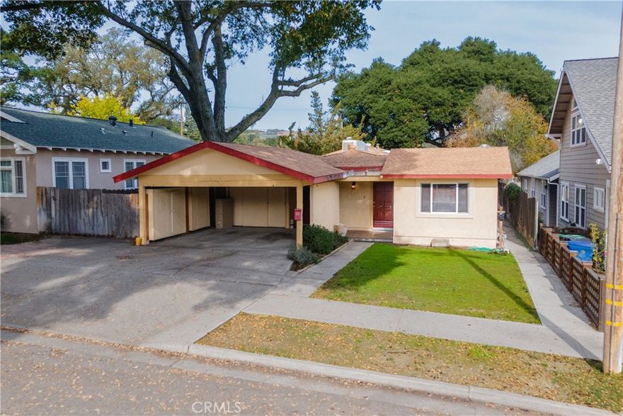 Great westside investment property!  Charming duplex on a tree-shaded lot in an amazing location.  Live in one unit, rent the other!  Front unit is two bedroom, two bath of approximately 1200 sq. ft.  The rear unit is a two bedroom, one bath.  Both have double carports with storage.  The back unit parking has alley access.  This provides privacy for the occupants of both units!
A short walk to downtown Paso Robles with its beautiful city park, incredible restaurants and amazing wine tasting rooms!
Nothing else on the market matches up to this one!