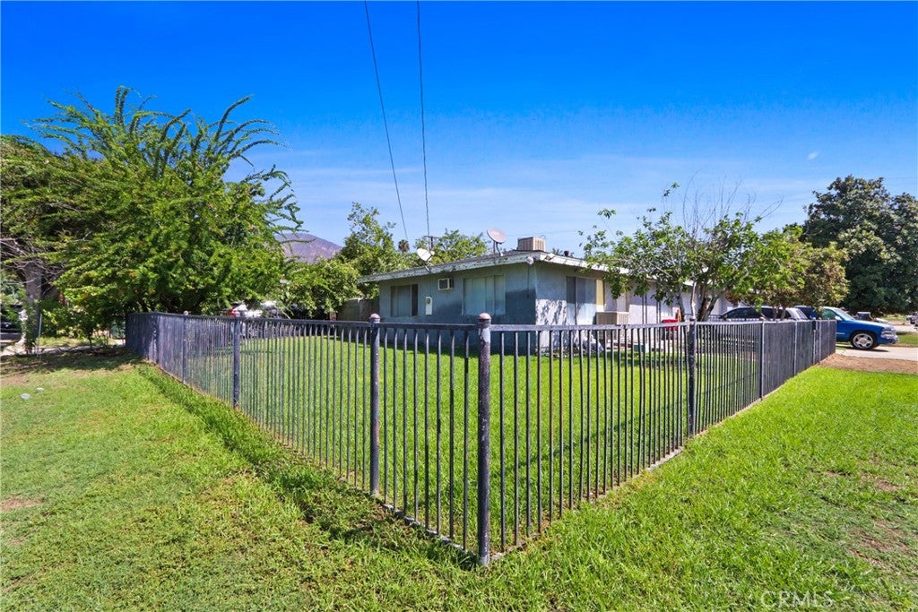 202 E 43rd