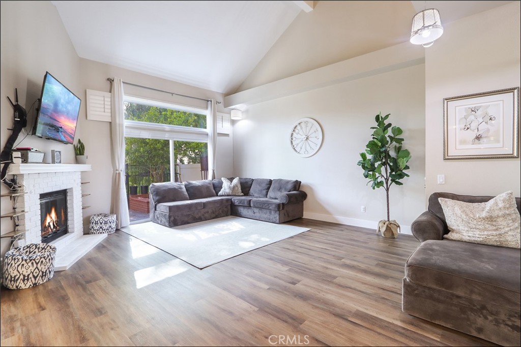 21055 Avenida Magnifica