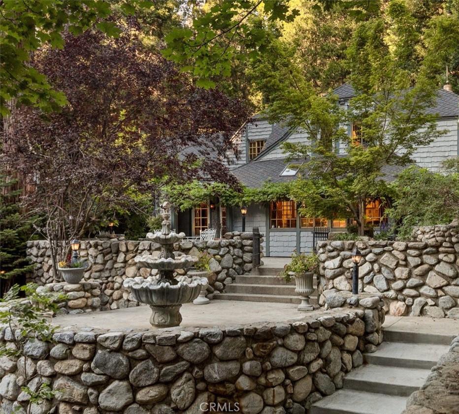 969 Oak Drive