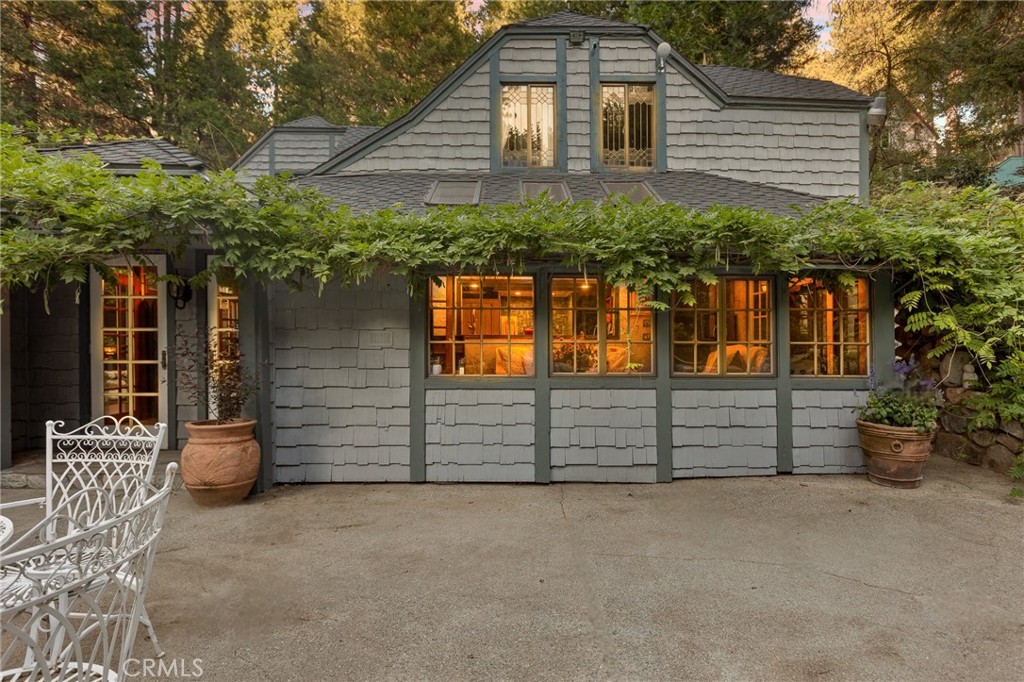 969 Oak Drive
