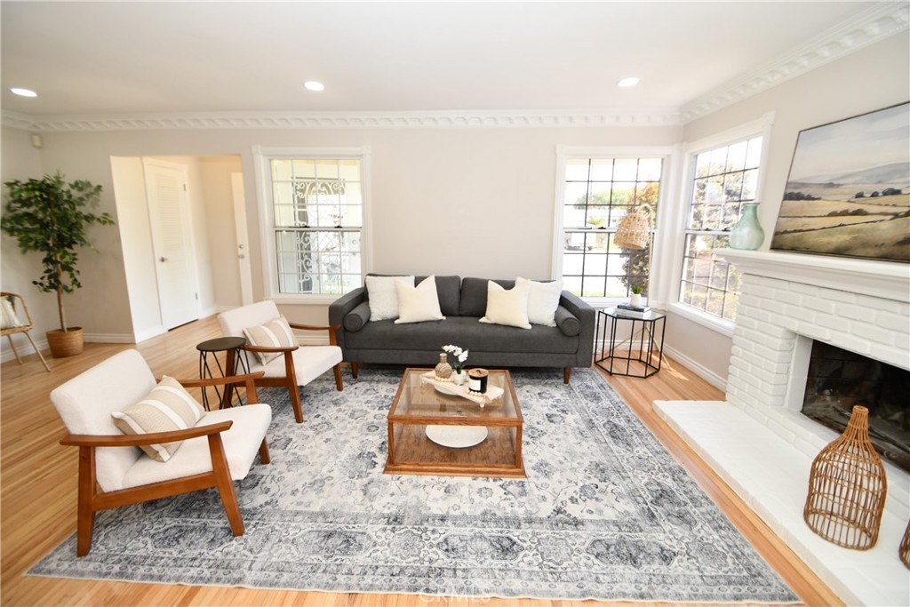 2326 W 183rd