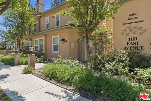 Photo of 1101 East Avenue #105, Burbank, CA 91504 (MLS # 26837521)