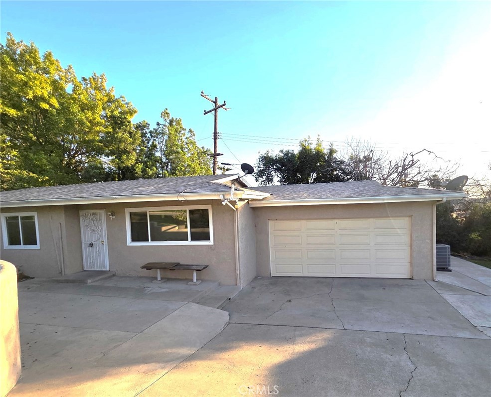 16060 Las Vecinas Drive