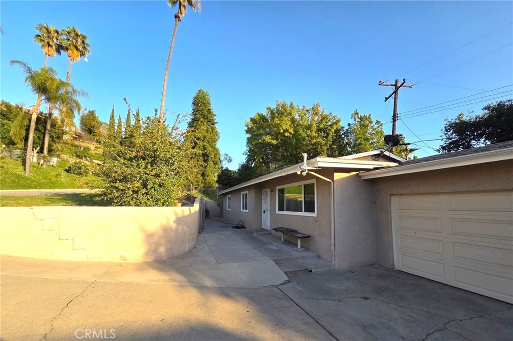 16060 Las Vecinas Drive