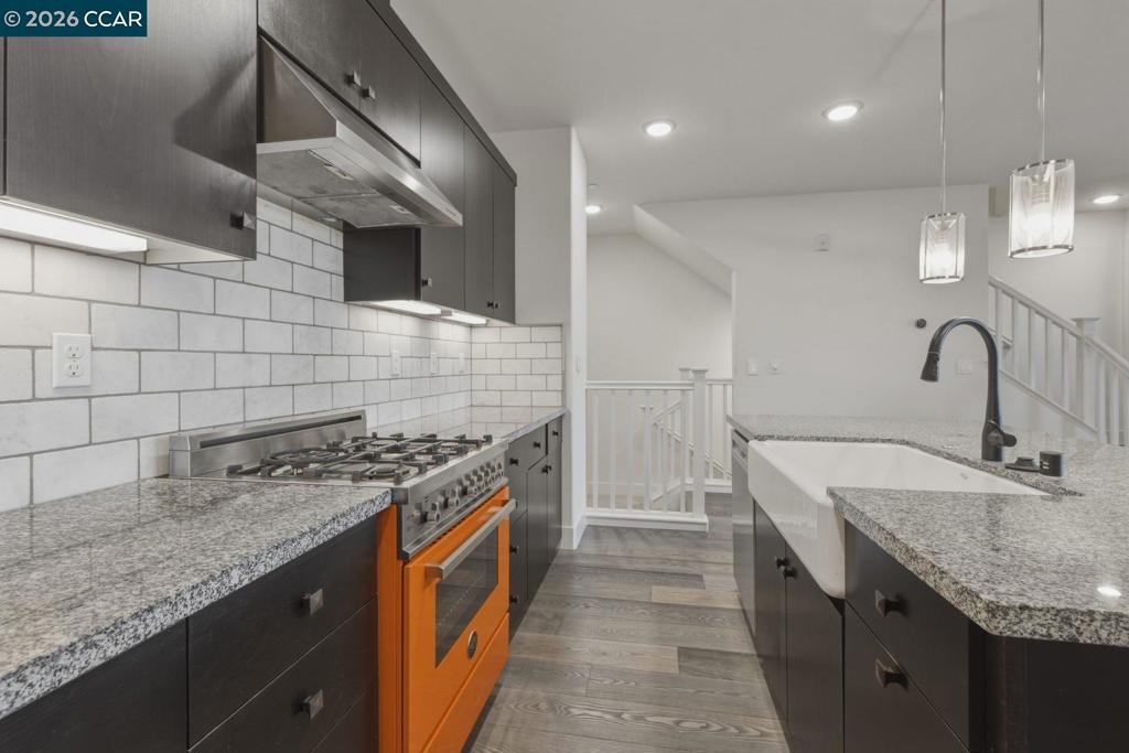 2737 5th Street