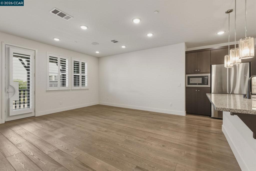 2737 5th Street