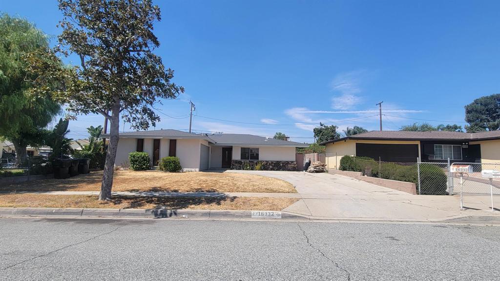 This beautiful 3-bedroom, 2-bathroom Fontana home features a brand new kitchen with shaker-style cabinets, new appliances, and fresh interior and exterior paint throughout, new carpet and mirrored wardrobe doors. Enjoy the summer with your private in-ground swimming pool, perfect for entertaining. Located on a quiet cul-de-sac, this home offers privacy and comfort with updated finishes throughout. A must-see!