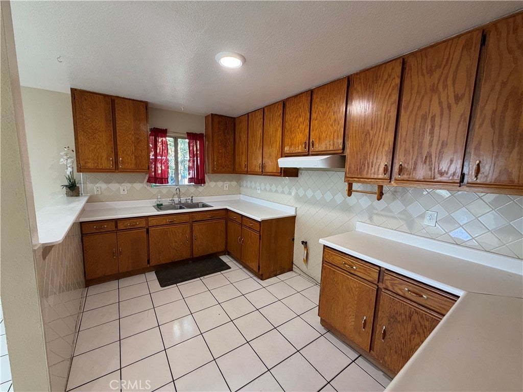2115 E 130th