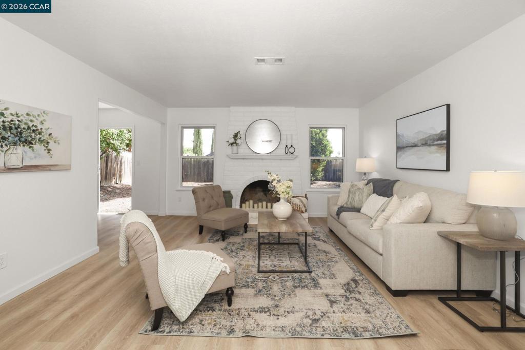 2121 Apricot Court