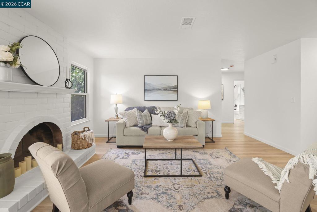 2121 Apricot Court