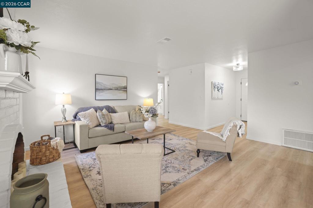 2121 Apricot Court