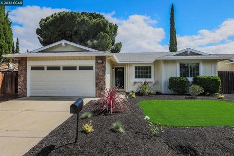 Photo of 2121 Apricot Court Ct, Pittsburg, CA 94565 (MLS # 41129873)