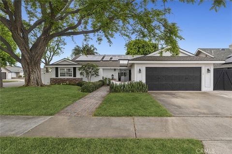Photo of 2729 E Dorothy PL, Orange, CA 92869 (MLS # NP26107416)