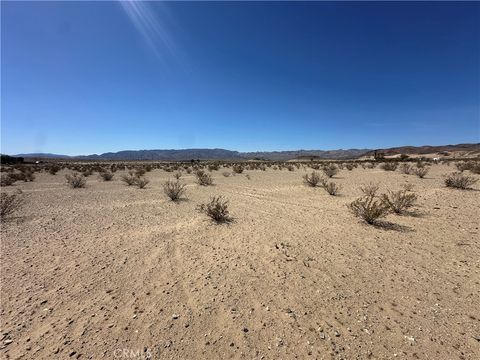Photo of 68732 Indian Trail, 29 Palms, CA 92277 (MLS # SR25279789)