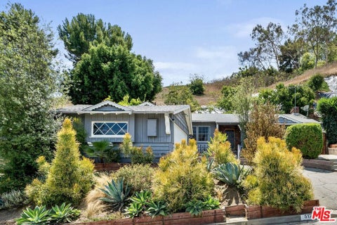 Photo of 5122 Veronica Street, Los Angeles, CA 90008 (MLS # 26840549)